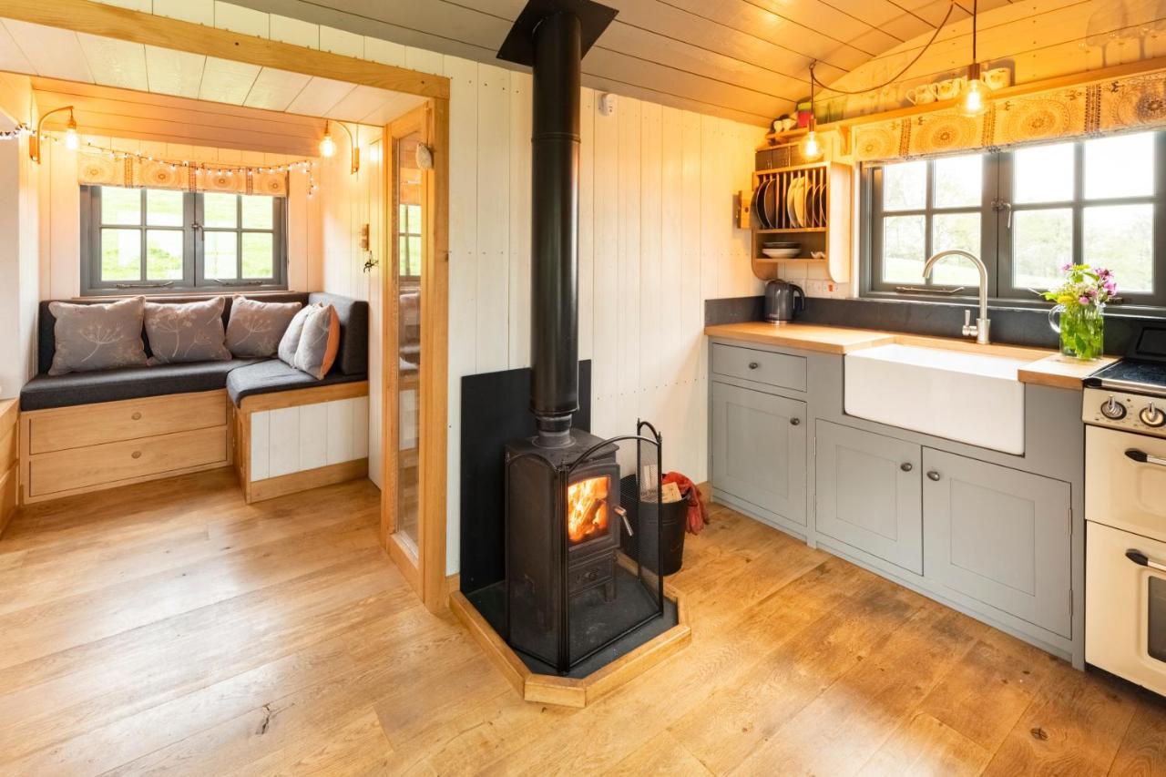 Tilbury Shepherd Huts With Hot Tubs Plus Holiday Cottages West Bagborough Esterno foto